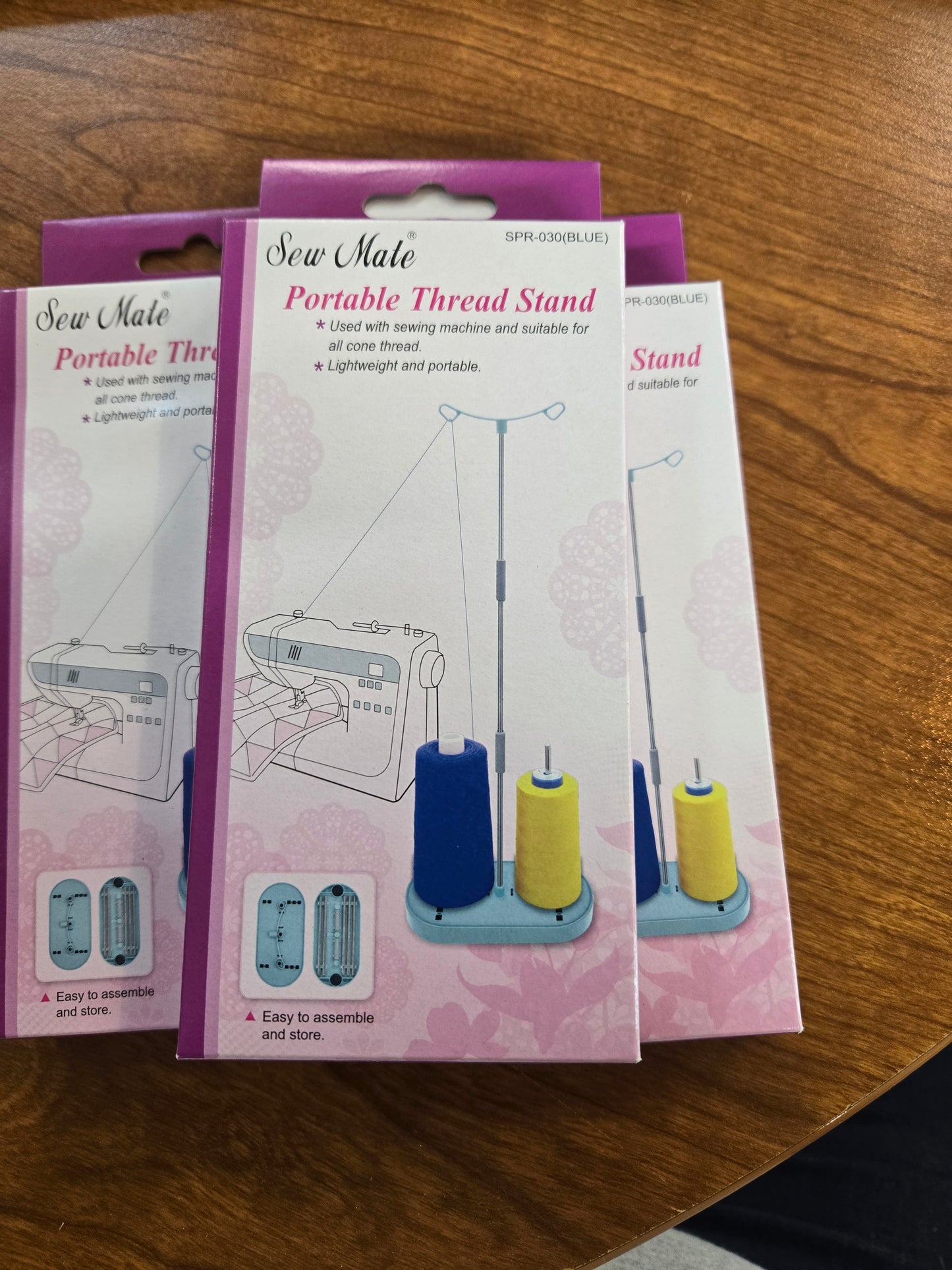 Portable thread stand