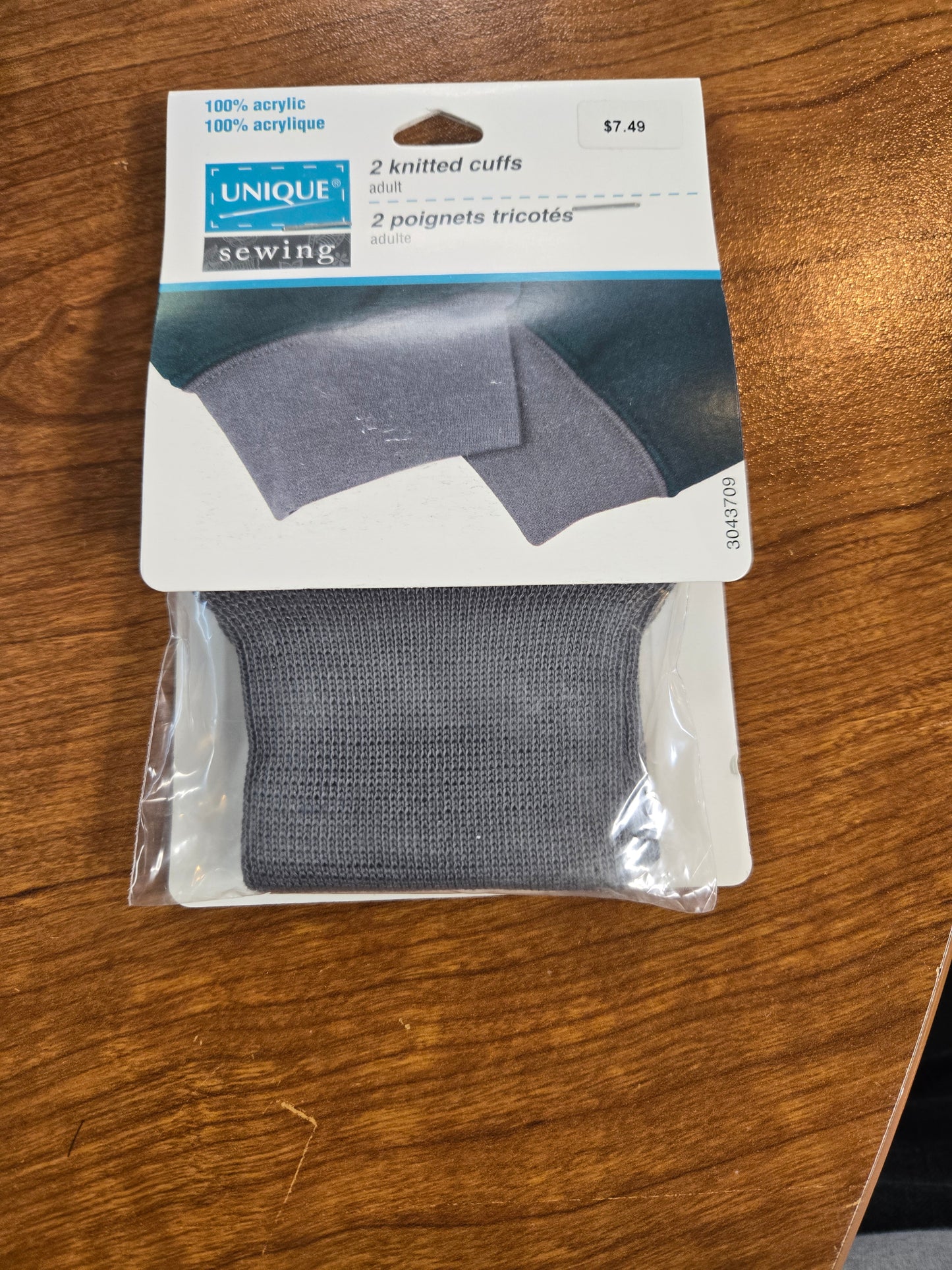 2 poignets tricotés gris