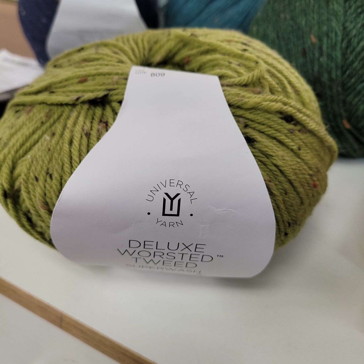 Deluxe worsted tweed olive 904