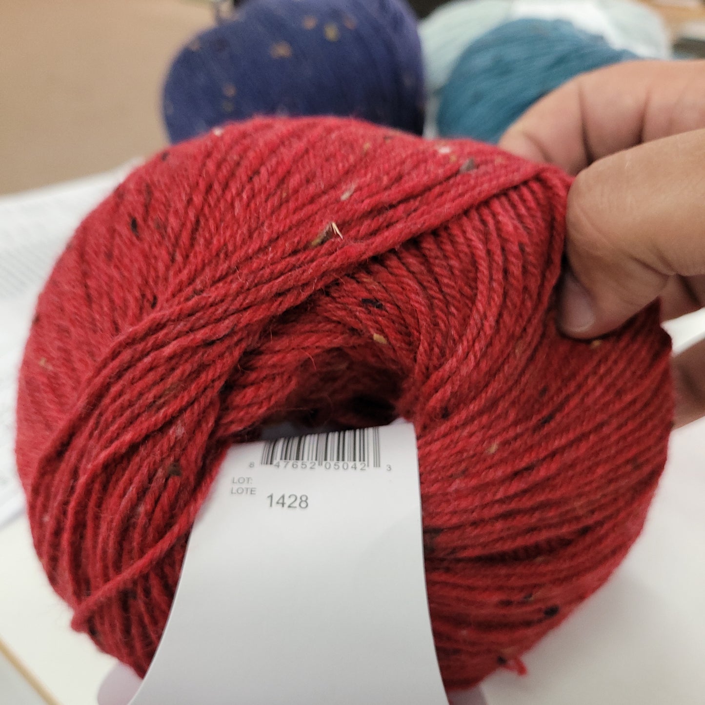 Deluxe worsted Tweed Garnet 901
