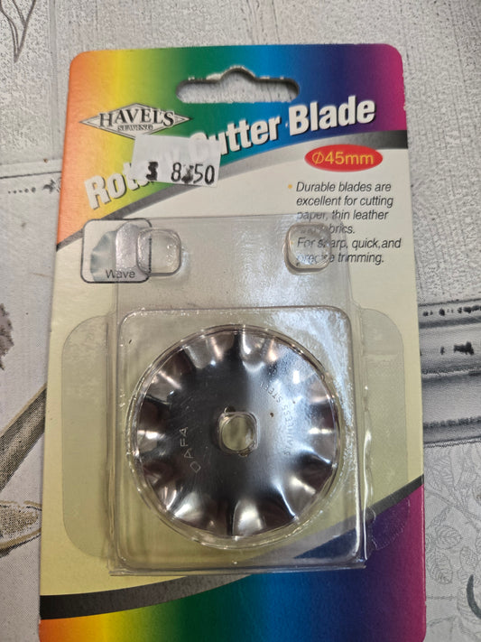 Rotary cutter blade