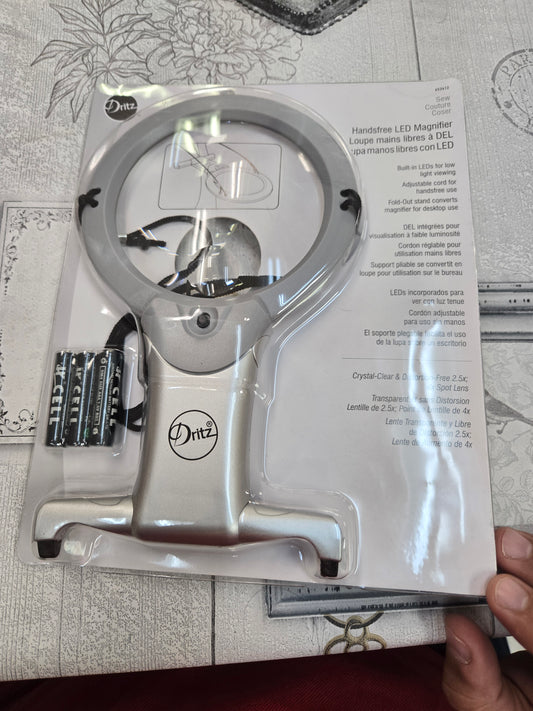 Hands-free led magnifier