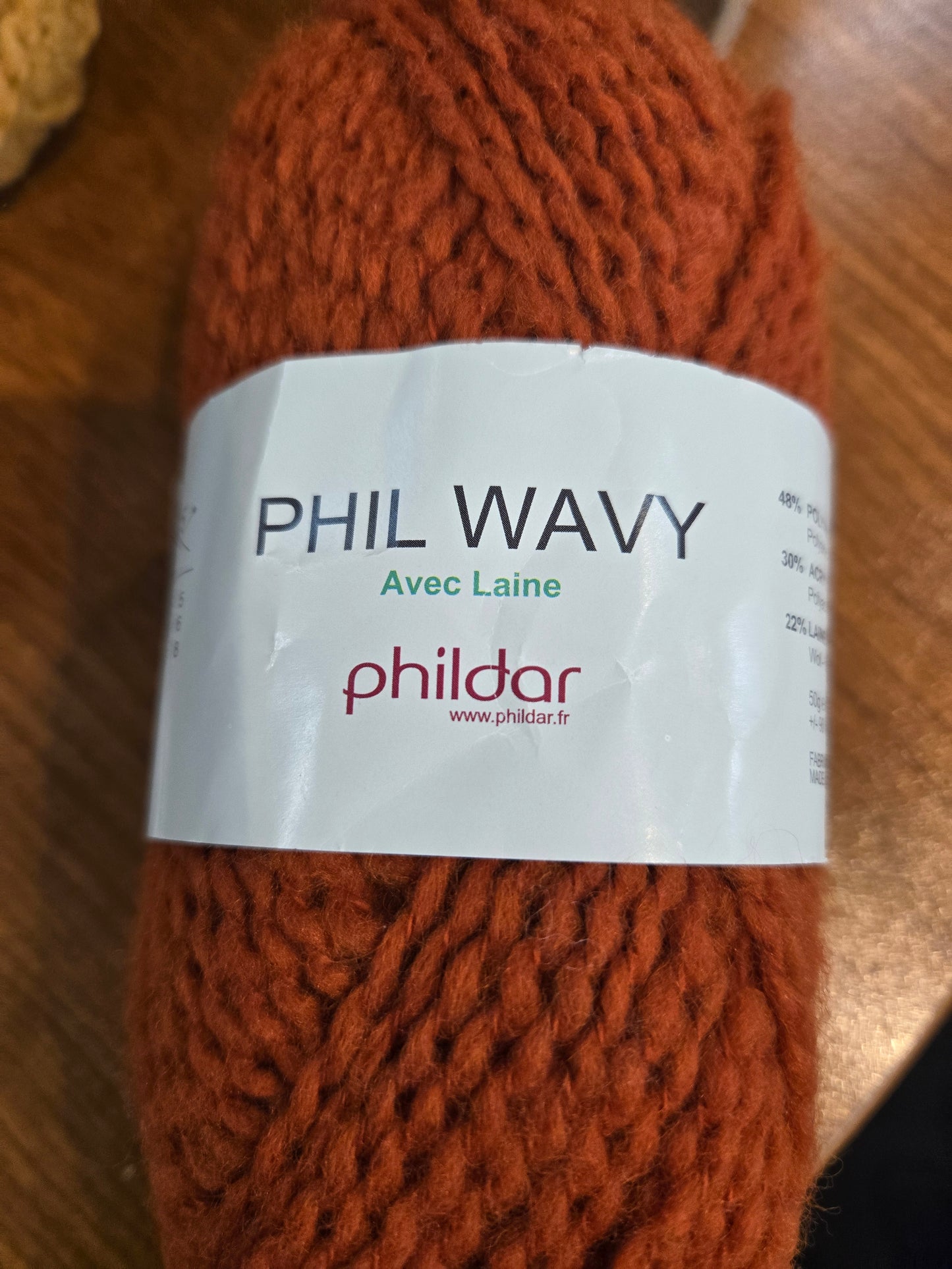 Phil wavy 48% polyamide 30%acrylique 22%laine