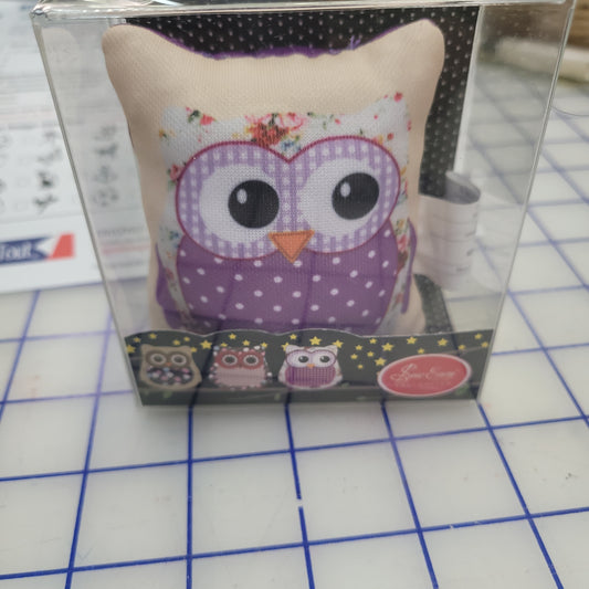 Owl push cushion coussin a ÉPLINGLE