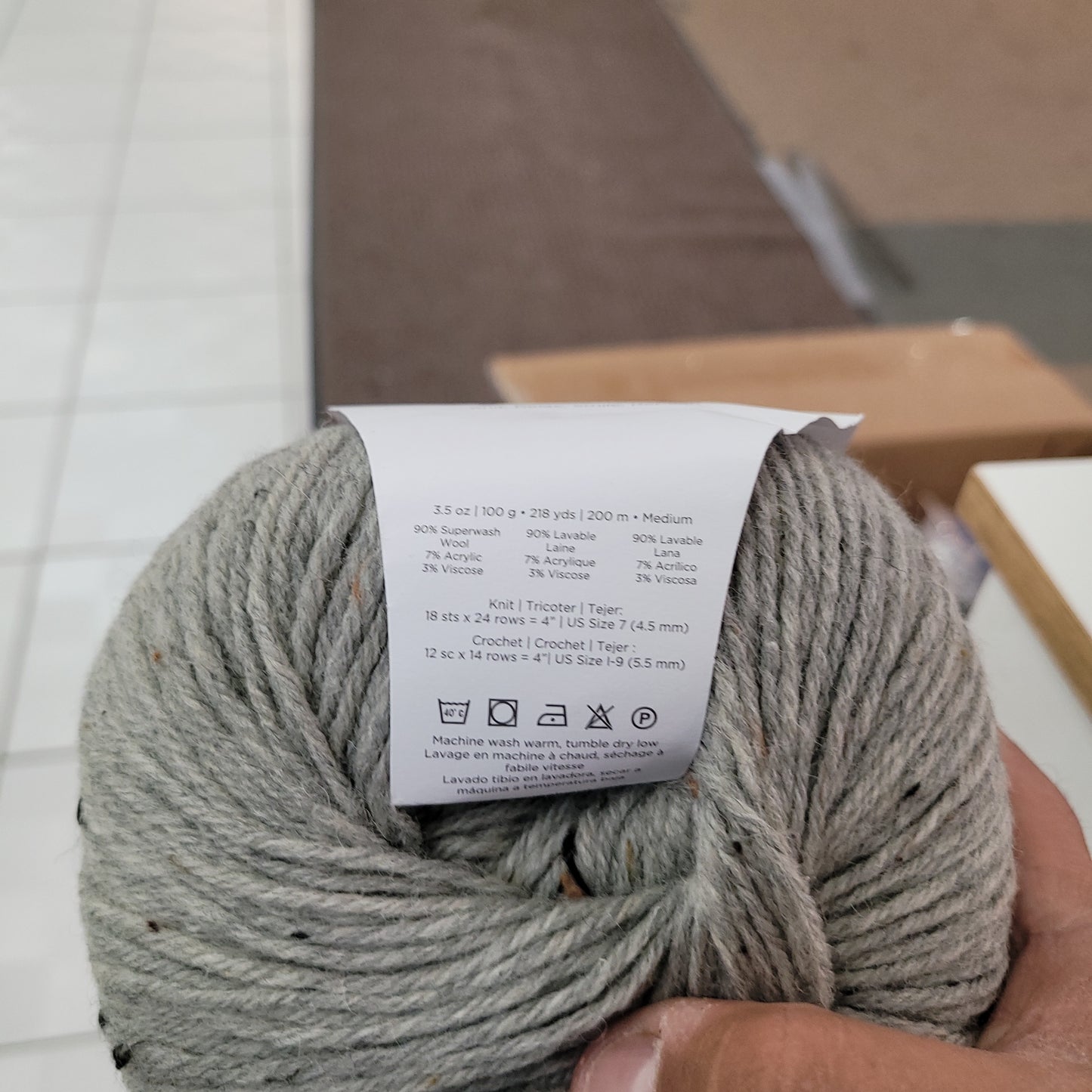 Universal Yarn 913 smoke