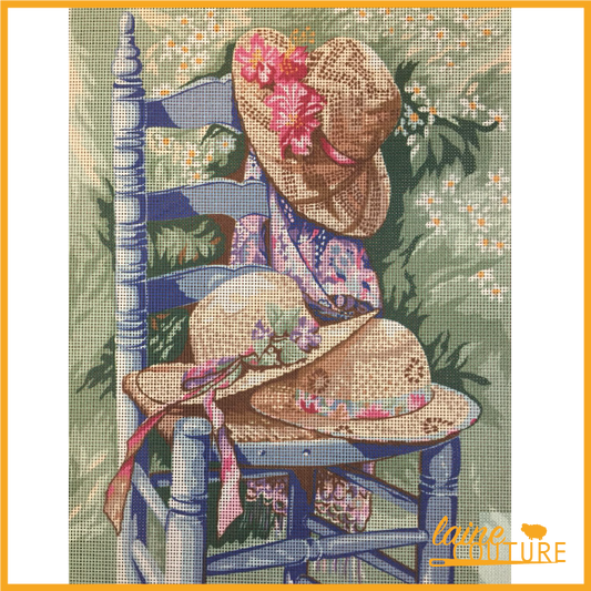 Margot - La chaise aux chapeaux